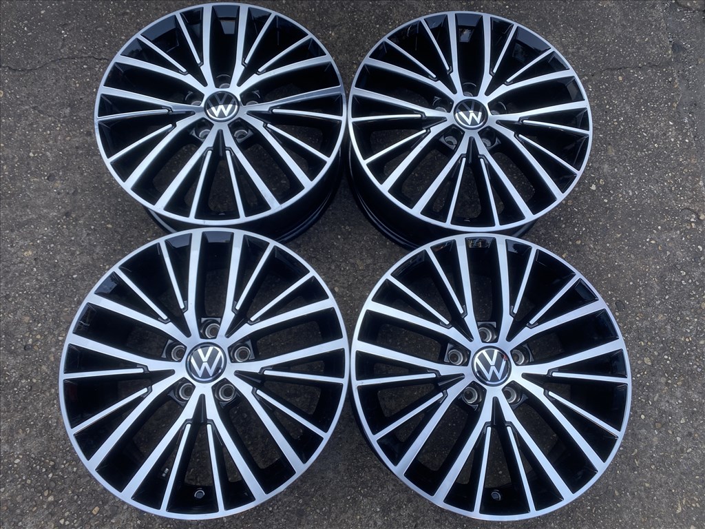 4db gyári 17" VW Touran [Vallelunga] alufelni. (4076) 1. kép